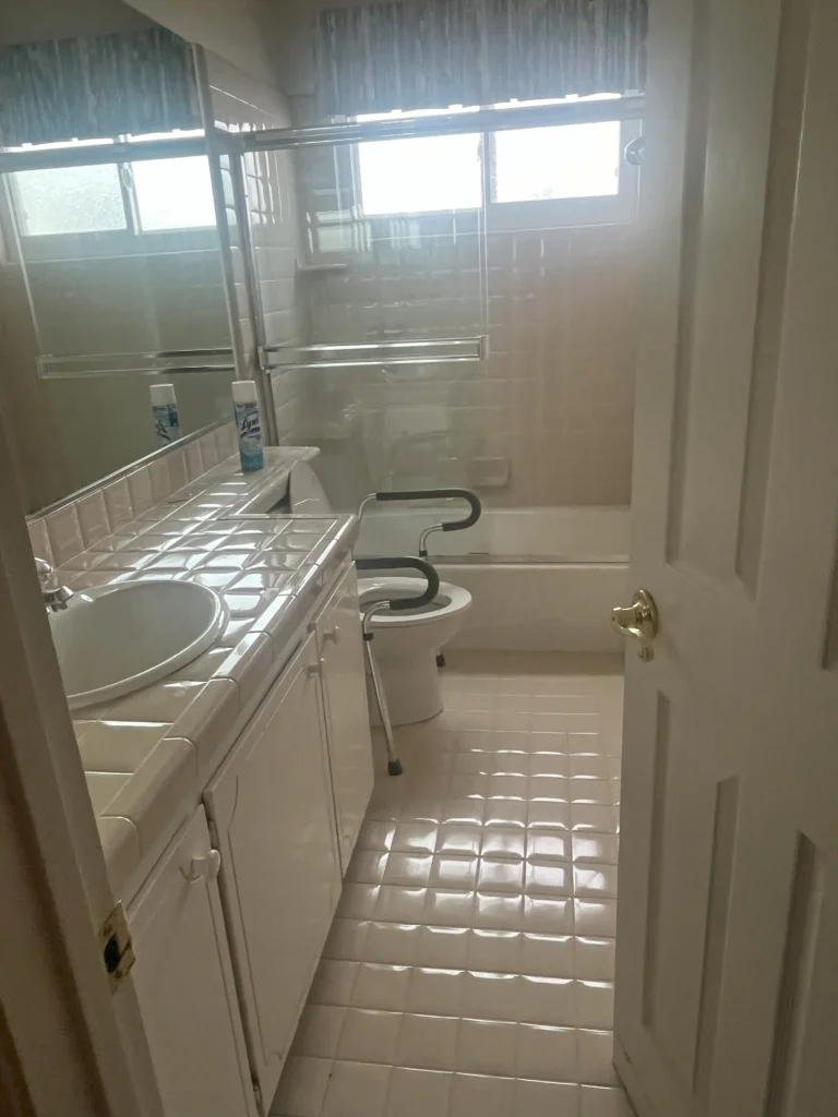 Dante_hall bathroom