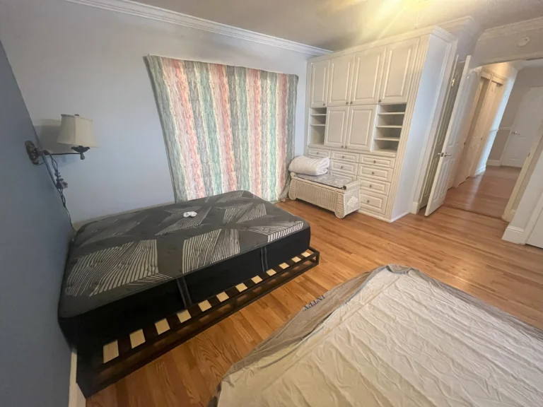 Dante_master bedroom2